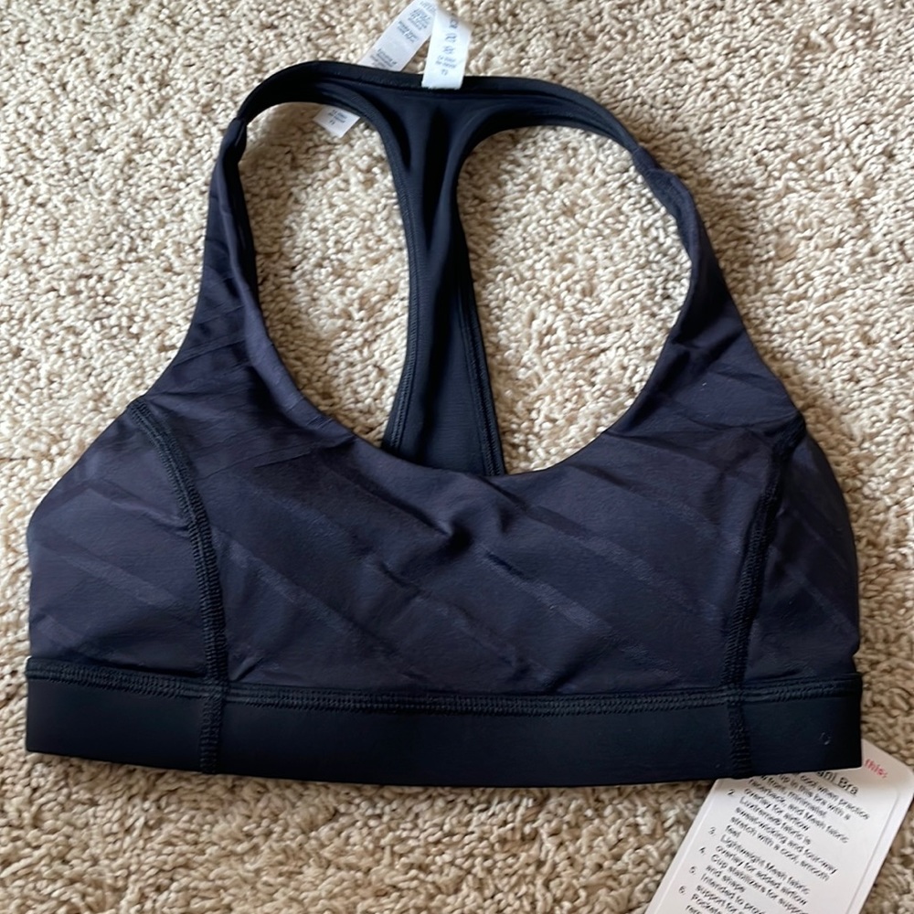 Lululemon sports bra